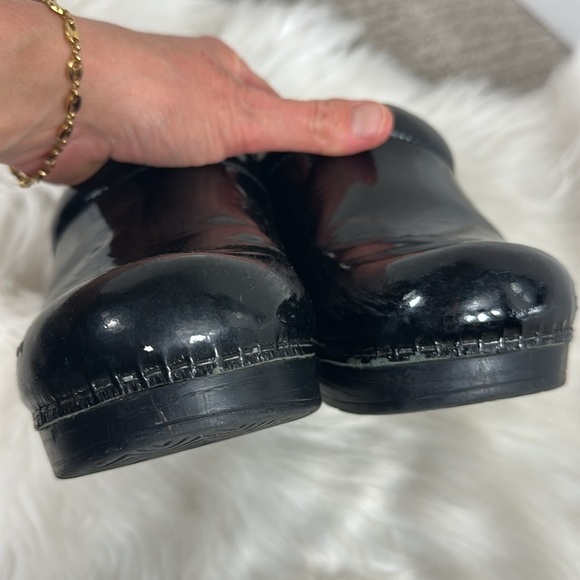 Dansko Black Patent Leather Professional Petrol Clogs 38/8 - Picture 4 of 9